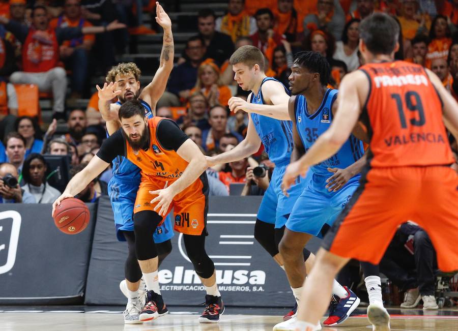 Las mejores fotos del partido que definirá al campeón de EuroCup en la Fonteta