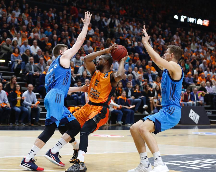 Las mejores fotos del partido que definirá al campeón de EuroCup en la Fonteta