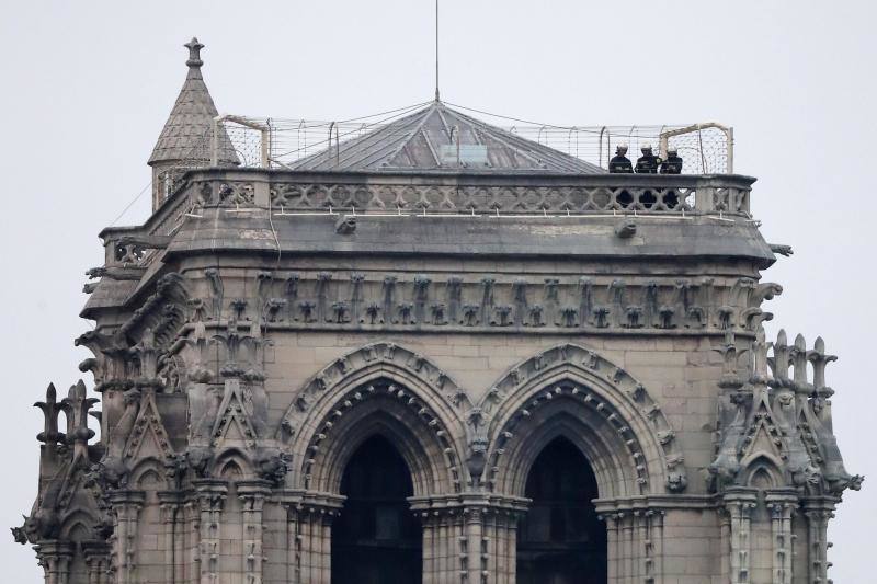 Dos tercios de la techumbre de la catedral de París se han quemado con el incendio del 15 de abril de 2019