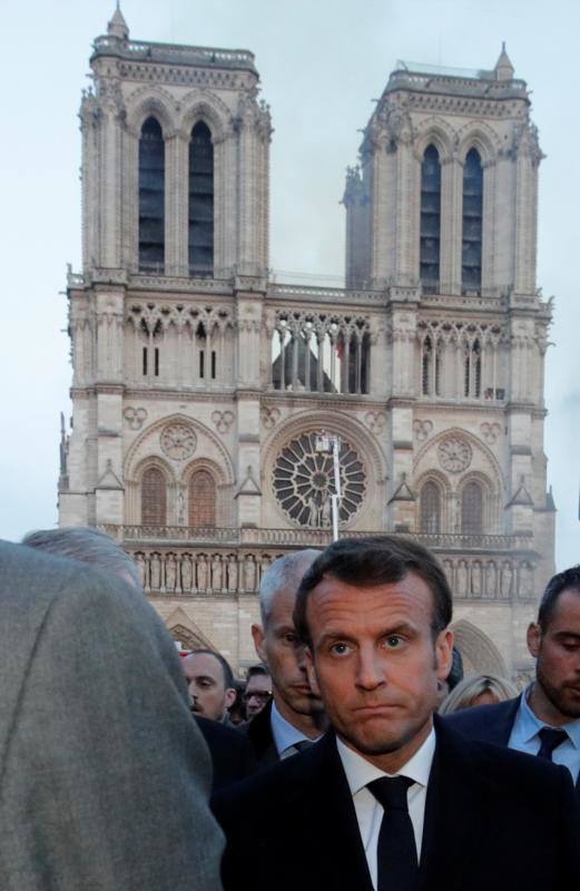 Dos tercios de la techumbre de la catedral de París se han quemado con el  incendio de Notre Dame  del 15 de abril de 2019