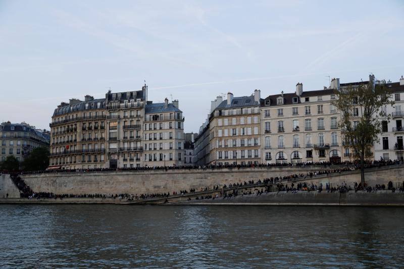 Dos tercios de la techumbre de la catedral de París se han quemado con el incendio del 15 de abril de 2019