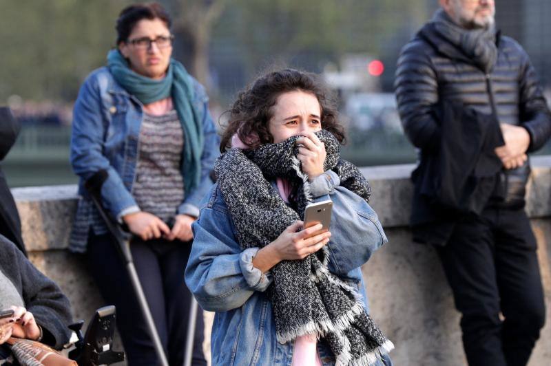 Dos tercios de la techumbre de la catedral de París se han quemado con el incendio del 15 de abril de 2019