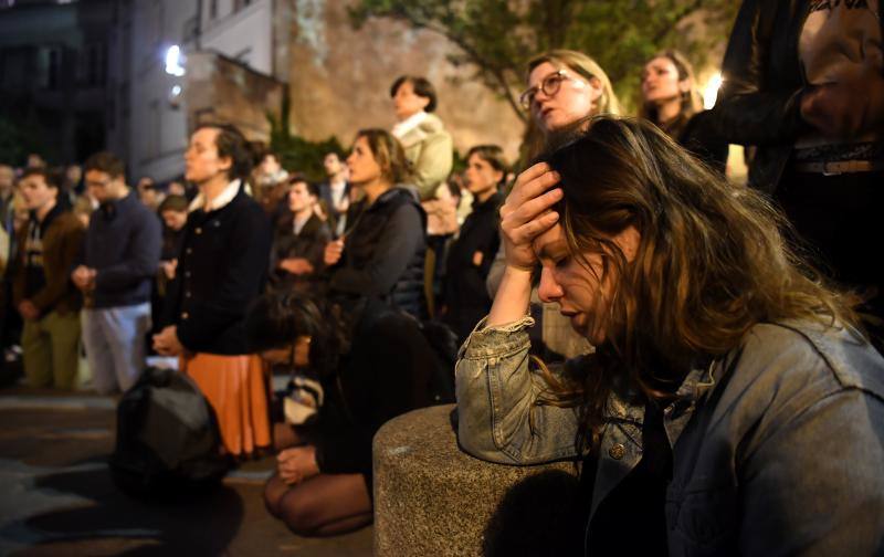 Dos tercios de la techumbre de la catedral de París se han quemado con el incendio del 15 de abril de 2019