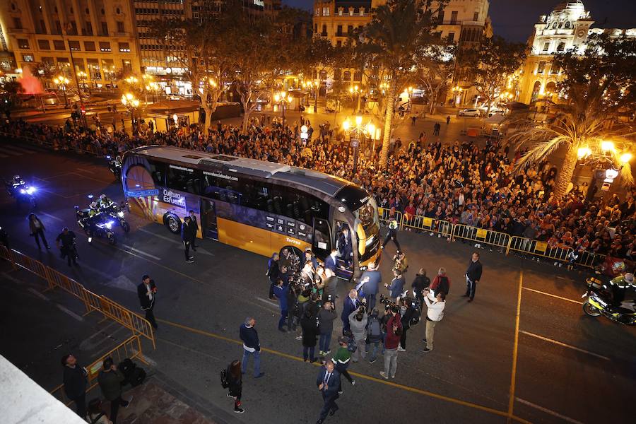 Fotos: El Valencia Basket celebra junto a la afición la victoria de la Eurocup