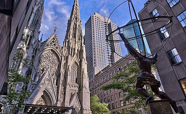 Detenido en la catedral de Nueva York con dos bidones de gasolina