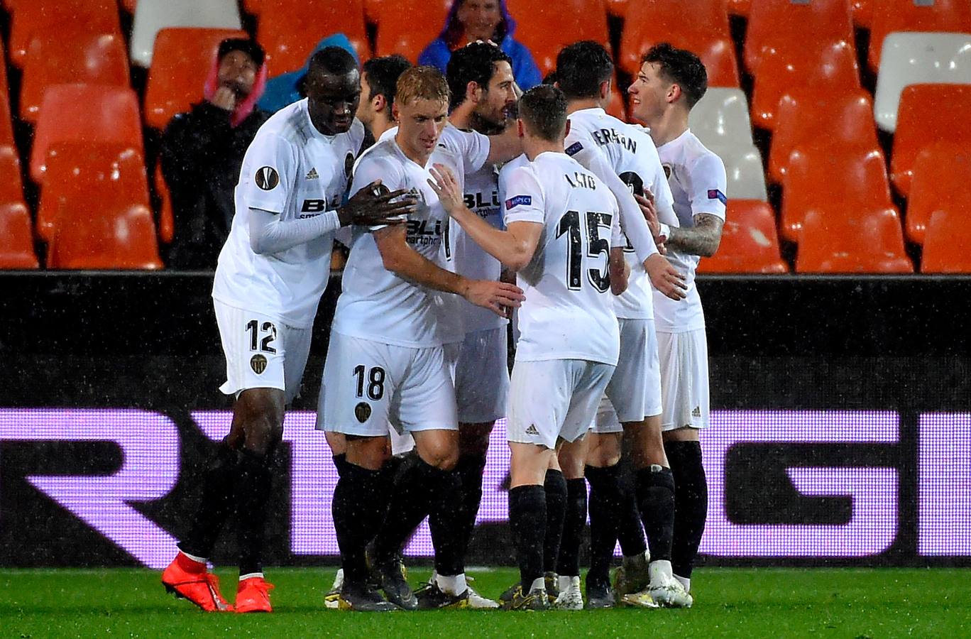 El Valencia CF jugará las semifinales de la Europa League 2018-2019 ante el Arsen de Unai Emery. El equipo de Marcelino superó en la vuelta en Mestalla por 2-0 al Villarreal, en unos cuartos de final encarrilados con el 1-3 de la ida.