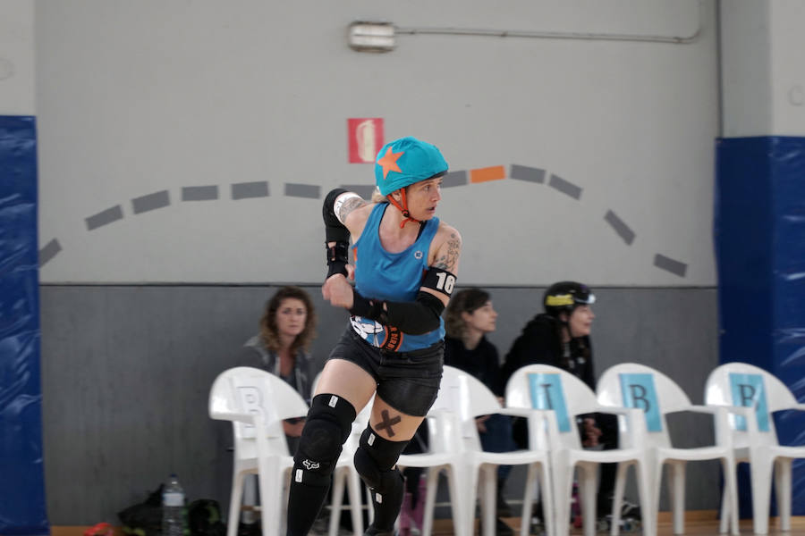 Valencia acoge este fin de semana (sábado y domingo) el mayor torneo de roller derby de España, un deporte femenino de patinaje de contacto. El Polideportivo de la Malvarrosa es el escenario de este espectacular evento. Las Rayo Dockers, el primer equipo de Valencia, se enfrentan a dos rivales internacionales: las Vienna Beasts (Austria) y las Atomium Kittens (Bélgica), para disputarse el ascenso en la clasificación europea. Además, el equipo B de la ciudad, las Rayo B-Lockers, en el que debutarán nuevas jugadoras, competirá contra las Rock 'n' Roller (Murcia) y las asturianas de La Güestia. La asistencia al evento es gratuita.