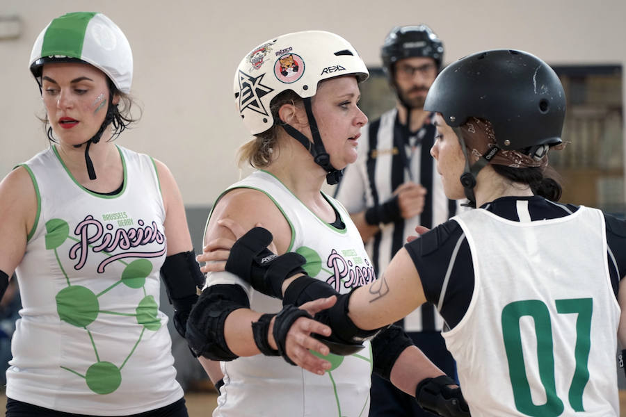 Valencia acoge este fin de semana (sábado y domingo) el mayor torneo de roller derby de España, un deporte femenino de patinaje de contacto. El Polideportivo de la Malvarrosa es el escenario de este espectacular evento. Las Rayo Dockers, el primer equipo de Valencia, se enfrentan a dos rivales internacionales: las Vienna Beasts (Austria) y las Atomium Kittens (Bélgica), para disputarse el ascenso en la clasificación europea. Además, el equipo B de la ciudad, las Rayo B-Lockers, en el que debutarán nuevas jugadoras, competirá contra las Rock 'n' Roller (Murcia) y las asturianas de La Güestia. La asistencia al evento es gratuita.