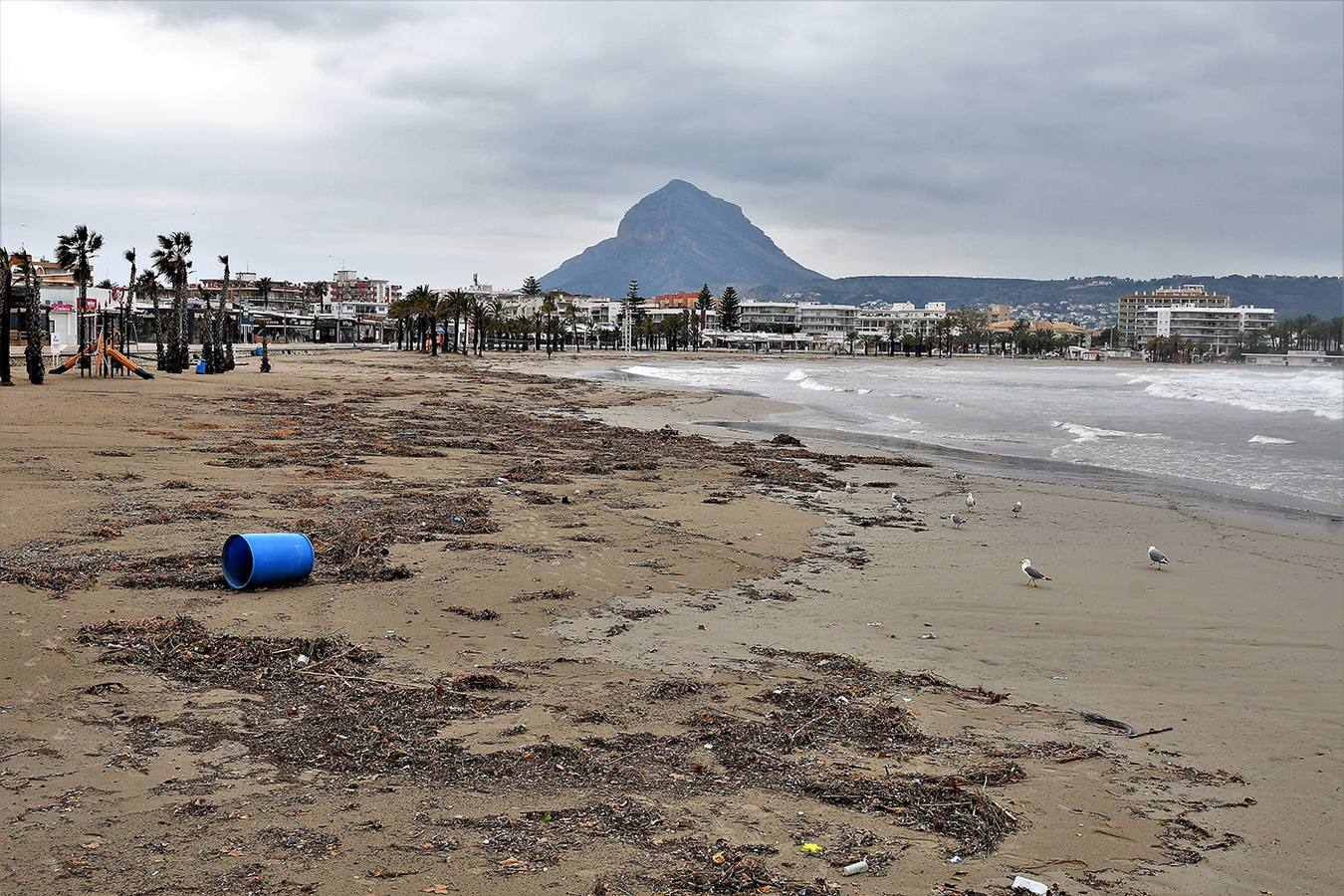 El temporal de lluvia y viento en la Comunitat Valenciana de esta Semana Santa ha finalizado este lunes por la tarde tras dejar registros históricos de lluvia, como los 302 litros por metro cuadrado en solo 24 horas en Xàbia / Jávea (Alicante)