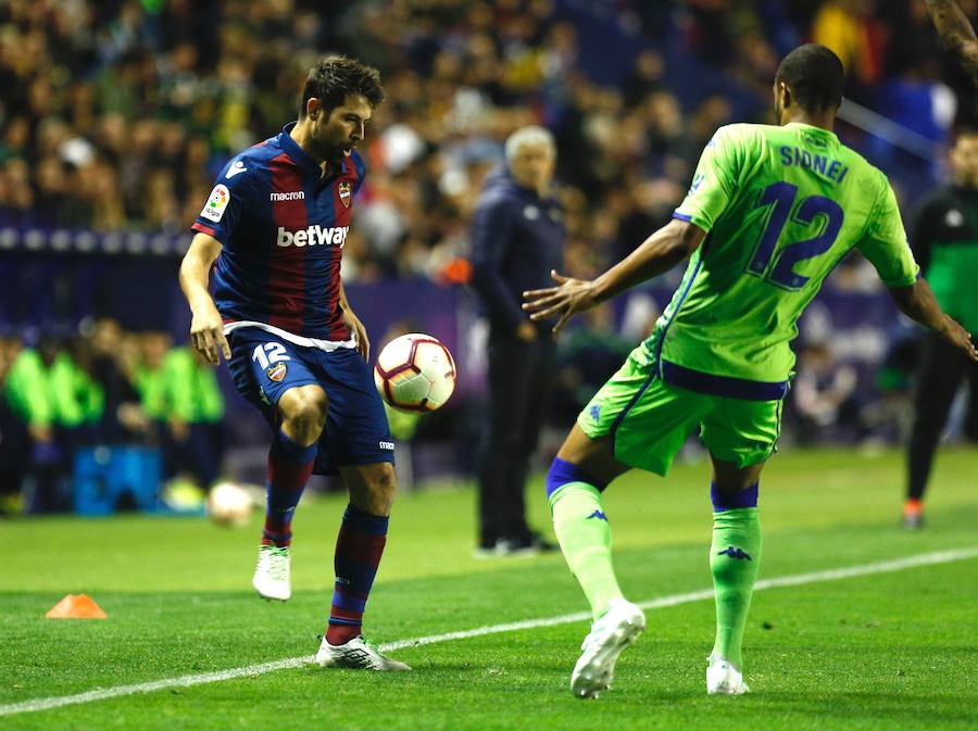 Estas son las mejores imágenes del partido decisivo para el conjunto granota en el Ciutat de València. Encuentro correspondiente a la jornada 34 de LaLiga