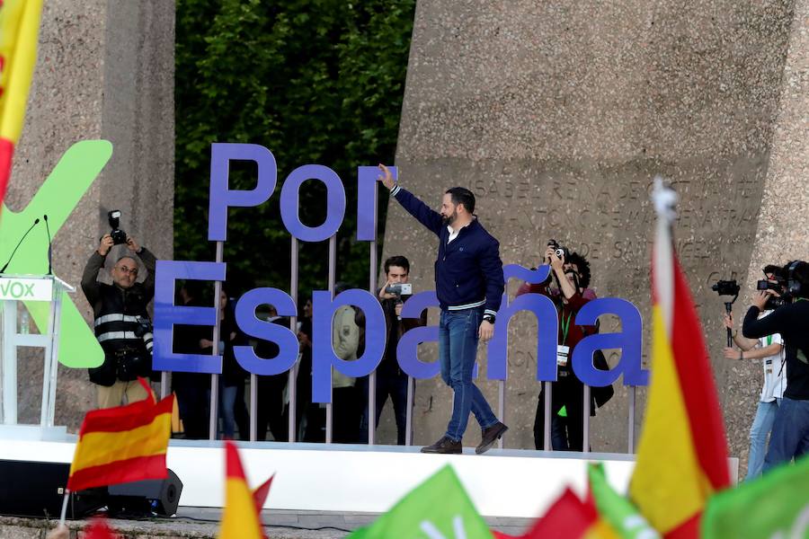 Fotos: Mitin de Vox en la plaza de Colón de Madrid