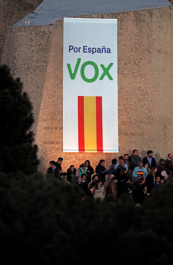Fotos: Mitin de Vox en la plaza de Colón de Madrid