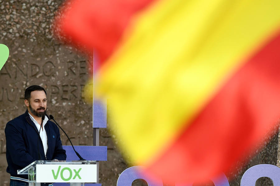 Fotos: Mitin de Vox en la plaza de Colón de Madrid