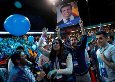 Imagen secundaria 1 - Casado congrega a la plana mayor del PP para poner el broche a su campaña