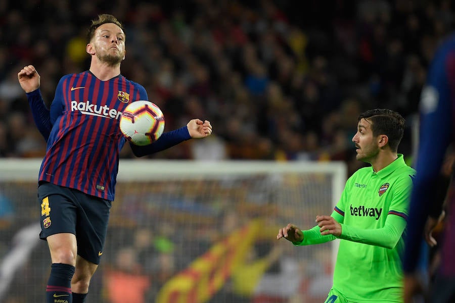 Las mejores fotos del partido de la jornada 35 de LaLiga en el Camp Nou. Un encuentro decisivo para ambos conjuntos