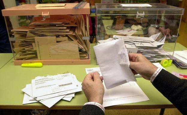 El voto por correo aumenta un 235% para las elecciones autonómicas
