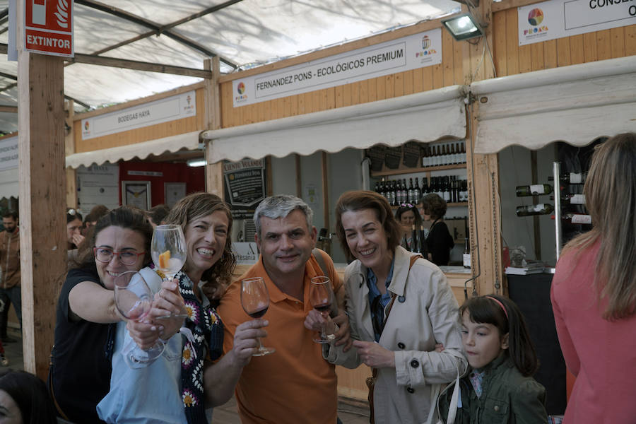 Los valencianos siguen disfrutando de los mejores vinos y productos gastronómicos en el Jardín del Turia, con la Mostra de Proava, que estará disponible hasta hasta el próximo lunes 29 de abril, entre los puentes de Exposición y las Flores.