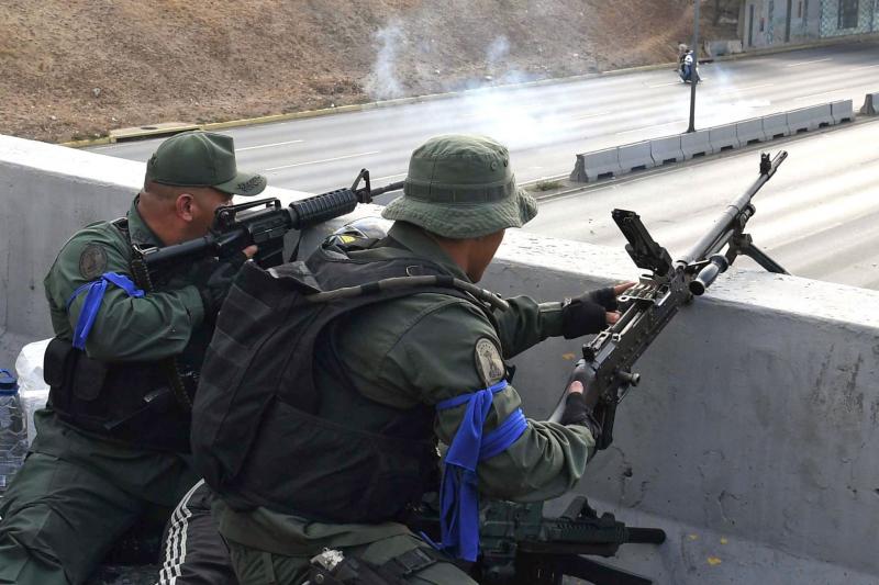 Los opositores Guaidó y Leopoldo López lideran el golpe contra Maduro 