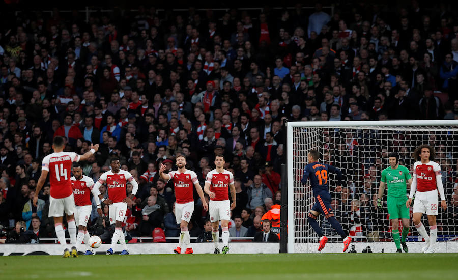 Estas son las mejores imágenes que deja el partido de ida de semifinales de la liga europea en el Emirates Stadium