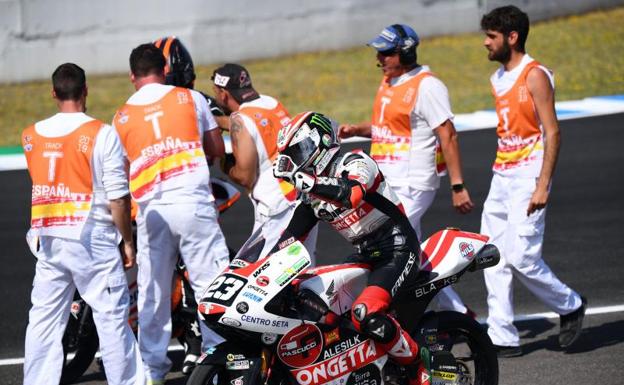 Antonelli celebra su triunfo en el GP de España.