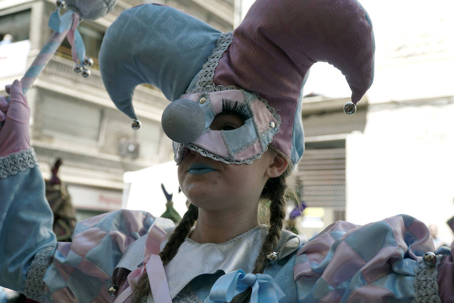 Las Fiestas de Moros y Cristianos en honor a San Jorge están declaradas de Interés Turístico Internacional desde 1980, y consideradas como la cuna de cuantas se celebran a lo largo y ancho de la Comunidad Valenciana. Conmemoran los hechos históricos que tuvieron lugar en 1276, relacionados con las sublevaciones de los musulmanes que habitaban la zona y que dieron origen al patronazgo de San Jorge, al que la tradición atribuye su intervención en defensa de los nuevos pobladores, con ocasión del ataque que sufrieron y en cuya batalla murió el caudillo Al-Azraq.