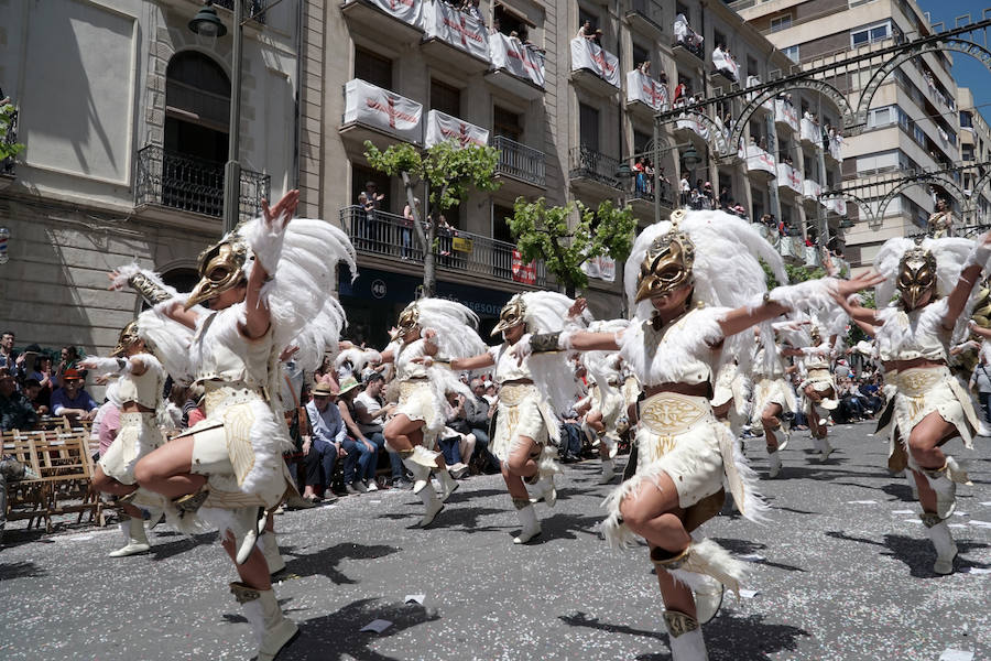 Las Fiestas de Moros y Cristianos en honor a San Jorge están declaradas de Interés Turístico Internacional desde 1980, y consideradas como la cuna de cuantas se celebran a lo largo y ancho de la Comunidad Valenciana. Conmemoran los hechos históricos que tuvieron lugar en 1276, relacionados con las sublevaciones de los musulmanes que habitaban la zona y que dieron origen al patronazgo de San Jorge, al que la tradición atribuye su intervención en defensa de los nuevos pobladores, con ocasión del ataque que sufrieron y en cuya batalla murió el caudillo Al-Azraq.