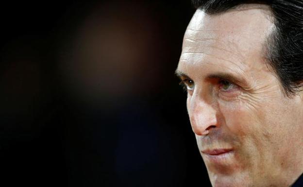 El estreno de Emery con el equipo inglés no mejora a Wenger