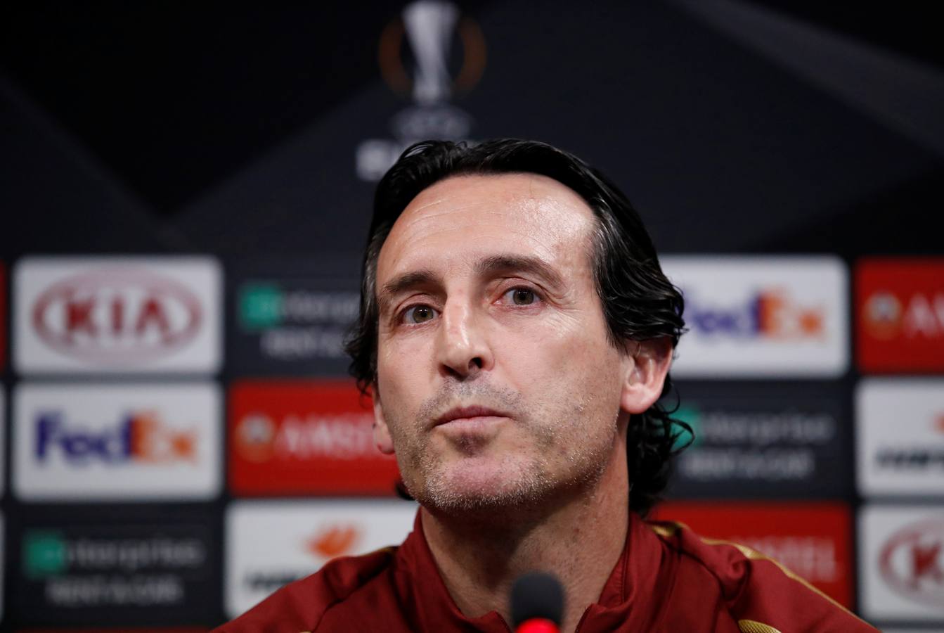 El Arsenal ha aterrizado en Valencia este miércoles y se ha entrenado esta tarde en Mestalla de cara al partido de vuelta de la semifinal de la UEFA Europa League 2018-2019. Marcelino y Gayà por un lado y Unai Emery y Petr Cech por otro han protagonizado las ruedas de prensa previas al choque.