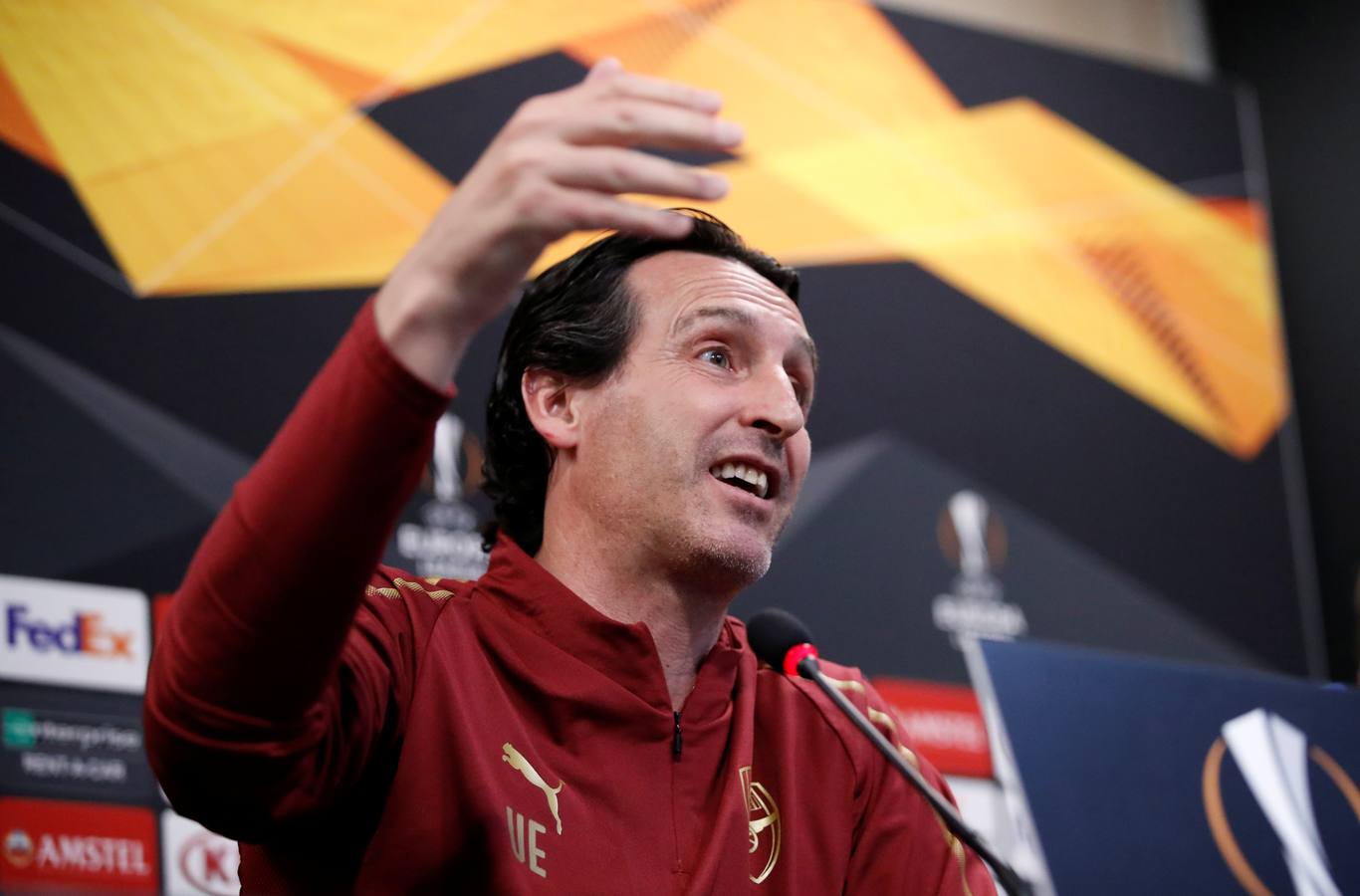 El Arsenal ha aterrizado en Valencia este miércoles y se ha entrenado esta tarde en Mestalla de cara al partido de vuelta de la semifinal de la UEFA Europa League 2018-2019. Marcelino y Gayà por un lado y Unai Emery y Petr Cech por otro han protagonizado las ruedas de prensa previas al choque.