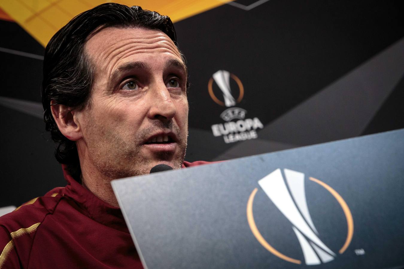 El Arsenal ha aterrizado en Valencia este miércoles y se ha entrenado esta tarde en Mestalla de cara al partido de vuelta de la semifinal de la UEFA Europa League 2018-2019. Marcelino y Gayà por un lado y Unai Emery y Petr Cech por otro han protagonizado las ruedas de prensa previas al choque.