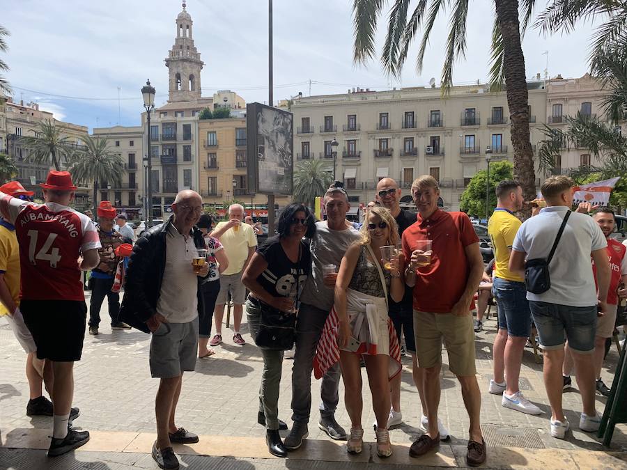 Fotos: Valencia CF-Arsenal: Ambiente previo al partido en Mestalla