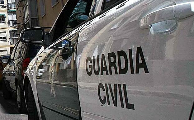 La Guardia Civil interviene más de 510 kg de hachís en 17 fardos en un coche en Sagunto