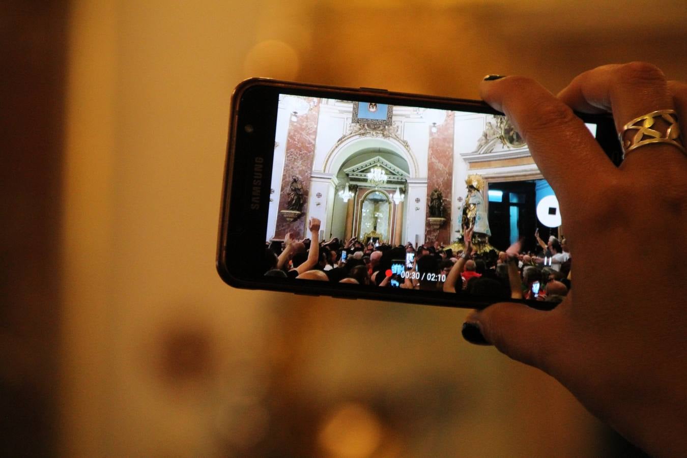 Traslado de la Mare de Déu, la Virgen de los Desamparados, en 2019. Un momento del traslado entre la basílica y la catedral de Valencia, celebrado después de la Misa de Infantes.