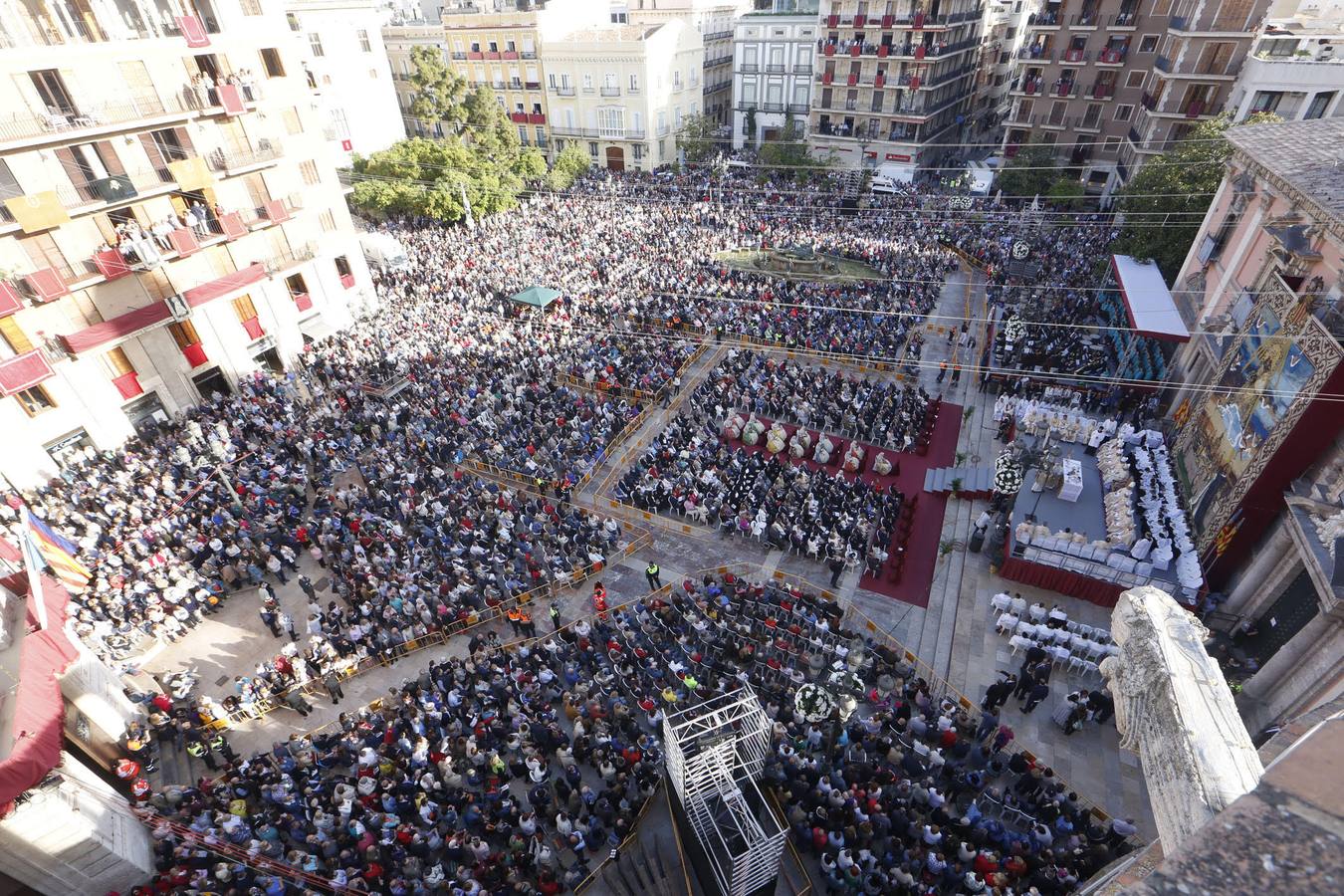 Traslado de la Mare de Déu, la Virgen de los Desamparados, en 2019. Un momento del traslado entre la basílica y la catedral de Valencia, celebrado después de la Misa de Infantes.