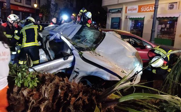 Tráfico en Valencia |  Se estampa con su coche y causa daños en nueve vehículos en la Gran Vía Fernando el Católico de Valencia