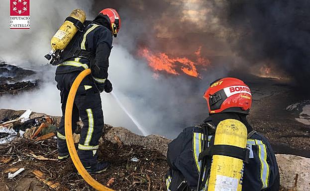 Incendio en una planta de reciclaje de Almassora
