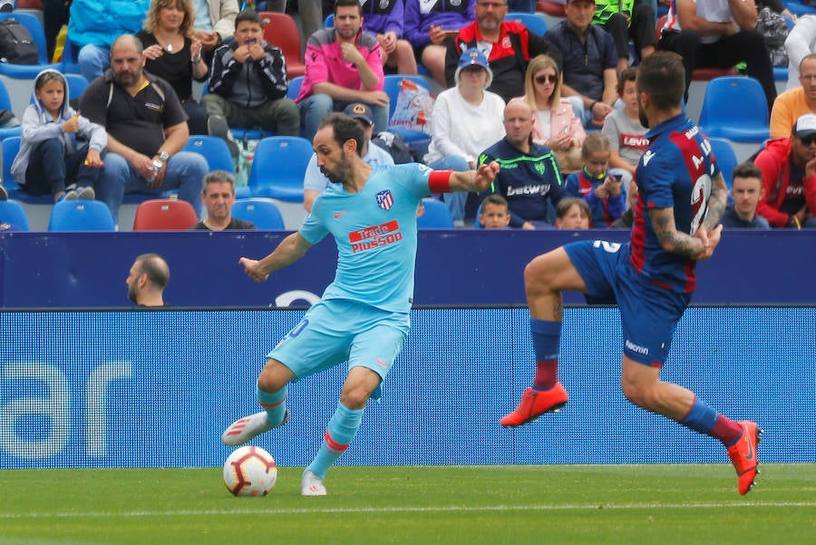 Las mejores fotos del partido de la jornada 38 de LaLiga Santander disputado en el Ciutat de València