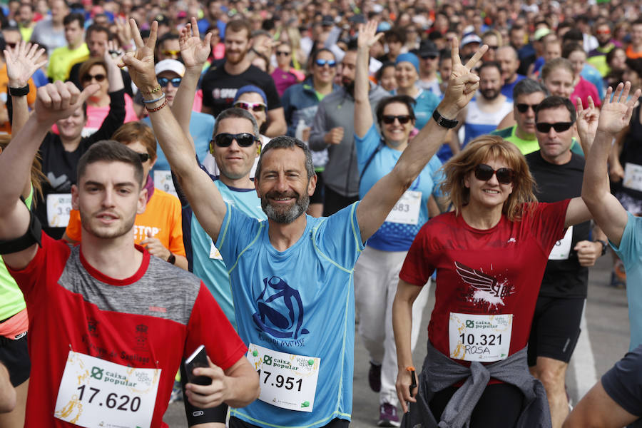 La Volta a Peu ya tiene nuevos vencedores. Los atletas del Cárnicas Serrano, Alberto López y Marta Esteban han sido los más rápidos en sus respectivas categorías y se han alzado con el oro de la prueba con más historia de la ciudad de Valencia. Más de 10.000 personas han participado en una carrera. 