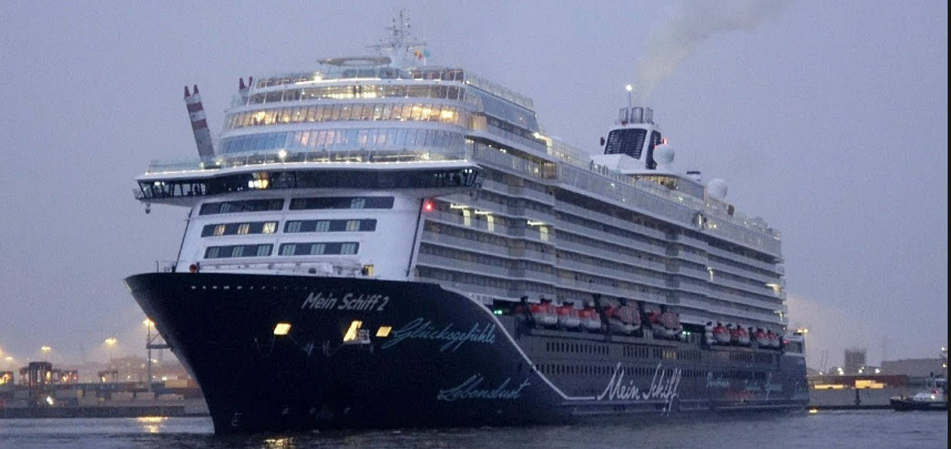 El crucero Mein Schiff 2 hizo este domingo su primera escala en el puerto de Valencia. La Autoridad Portuaria entregó al capitán del buque, Thomas Roth, una metopa conmemorativa. El navío, de 315,7 m de eslora y con capacidad para 2.900 pasajeros, recaló en Valencia durante su travesía hacia Palma de Mallorca y con destino en Cerdeña. El nuevo Mein Schiff 2 pertenece a la compañía alemana TUI Cruises y tiene bandera de Malta.