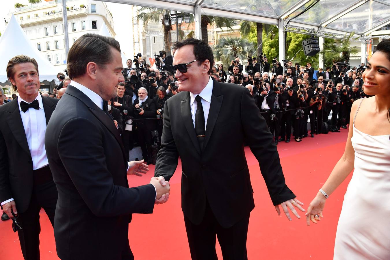 «Érase una vez en... Hollywood», de Quentin Tarantino, era una de las películas más esperadas del Festival de Cannes, y su alfombra roja este martes antes del estreno no decepcionó, con Leonardo DiCaprio y Brad Pitt como dos de los actores más aclamados. Completó el trío Margot Robbie.