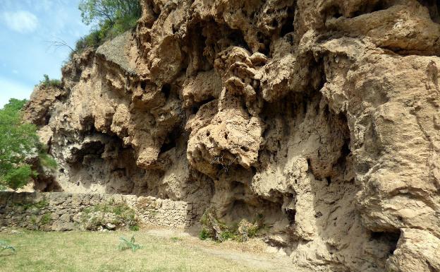 Imagen principal - Paredes de las Cuevas del Sargal.