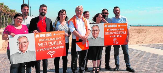  Compromís. Joan Ribó, en el paseo marítimo durante la presentación de la estrategia. 