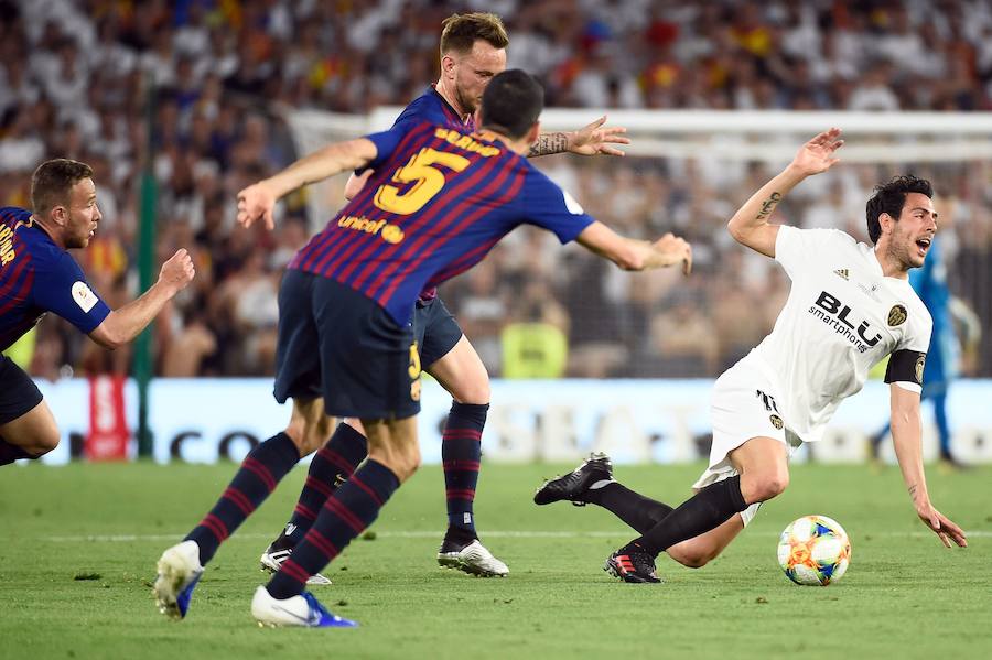 Estas son las mejores fotos del Barcelona-Valencia de Copa disputado en el Benito Villamarín