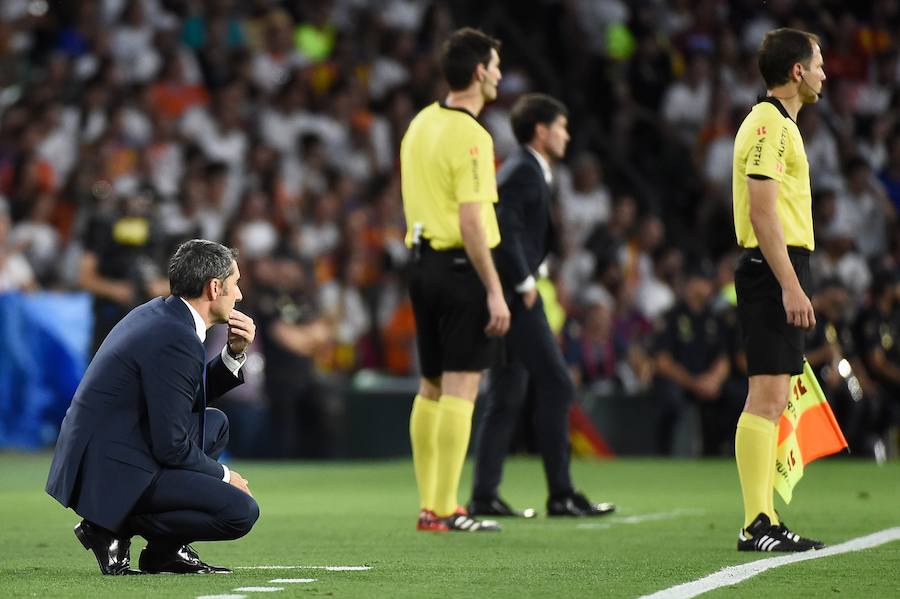 Estas son las mejores fotos del Barcelona-Valencia de Copa disputado en el Benito Villamarín