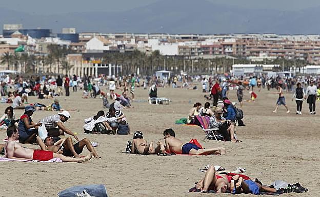 AEMET prevé mucho calor para el fin de semana en buena parte de España.
