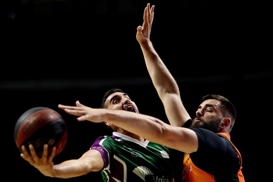 Estas son las fotos que deja el segundo partido de cuartos de final del playoff de Liga ACB en el Martin Carpena