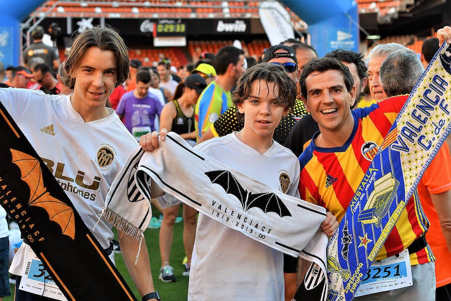 Fotos: Búscate en la Volta a Peu Fundación Valencia CF