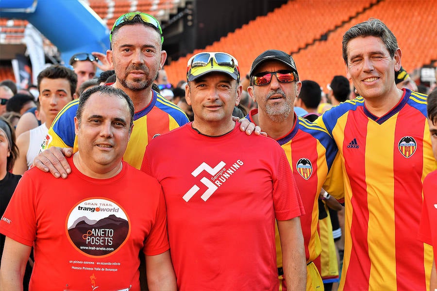 Fotos: Búscate en la Volta a Peu Fundación Valencia CF