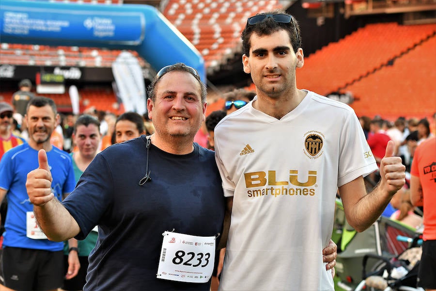 Fotos: Búscate en la Volta a Peu Fundación Valencia CF