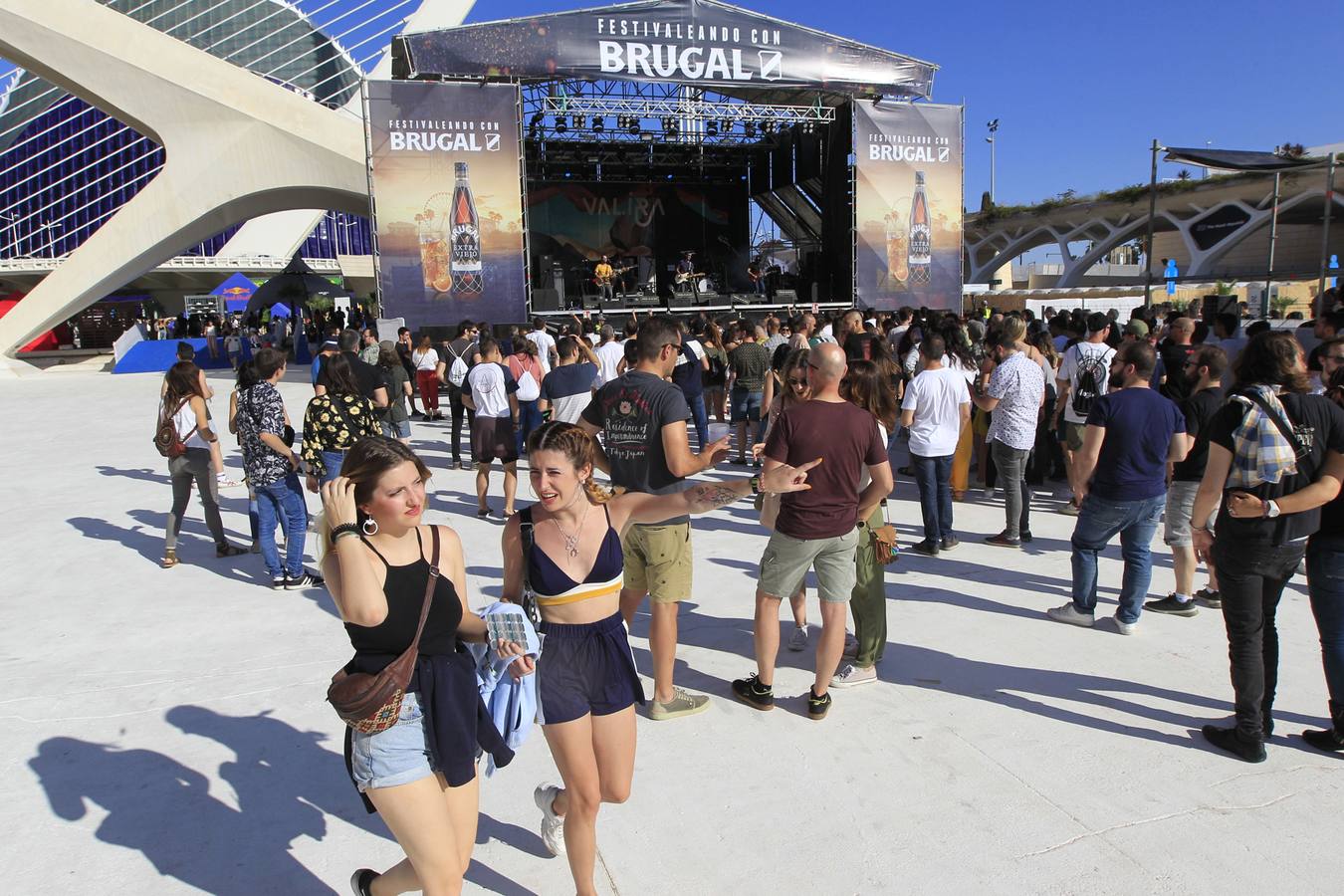 La Ciudad de las Artes y las Ciencias de Valencia acoge este 7 y 8 de junio a miles de fans de la música y a cientos de artistas para dar la bienvenida al verano